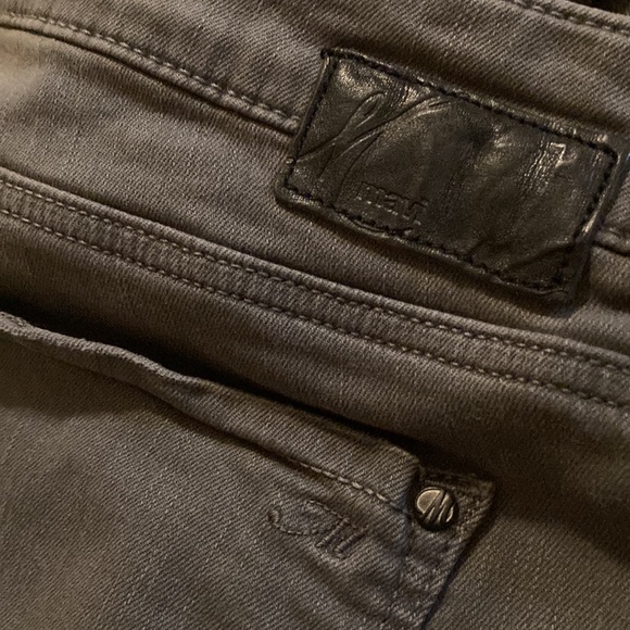 2 for $20 MAVI Jeans ADA Boyfriend Fit Distressed Jeans Women’s Size 10 - Picture 14 of 14